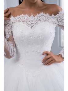 Ball Gown Wedding Dress For Women With Off Shoulder Strapless Neckline And Mid Length Sheer Lace Sleeves, Elegant Bridal Gown Featuring Full Layered Tulle Skirt With Voluminous Structure And Lace Covered Bodice, Multi Layer Soft Net Fabric Creating Dreamy Effect And Rich Volume, Flame Style Lace Trim Along Hem Adding Unique Detail, Dramatic Long Train Enhancing Presence, Perfect For Wedding Ceremony, Church Wedding, Christmas Celebration, Holiday Event, Formal Prom Night, Evening Gala, Birthday Party, Engagement Photoshoot, Princess Style Bridal Look With Soft Texture And Volume - 白色 - 查看 5