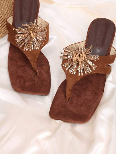 2 pezzi Accessori per scarpe rimovibili e fai-da-te, decorazioni con fiori e nappine in cristallo artificiale per tacchi alti, sandali, ciabatte, accessori eleganti e alla moda per appuntamenti, viaggi, abbinamento di outfit