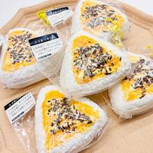 2026新款硅胶慢回弹玩具 - 创意逼真海苔饭团，独特慢回弹减压玩具 - 彩色 - 查看 3