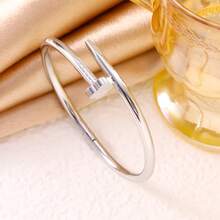 3件套不锈钢银色四叶草尖头手链，优雅奢华的Cubnia珠宝套装，适合女性、女孩、朋友和家人作为婚礼、生日、情人节、母亲节礼物。 - 銀色 - 查看 6