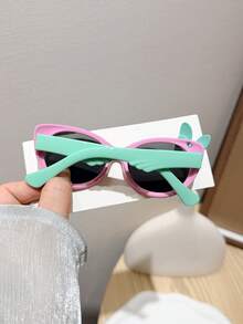 1副女童（4-8岁）软硅胶太阳镜，蝴蝶结设计，偏光防紫外线，防碎且可弯曲，可爱公主风，是生日礼物、假日郊游和四季佩戴的完美之选。 - 彩色 - 查看 10