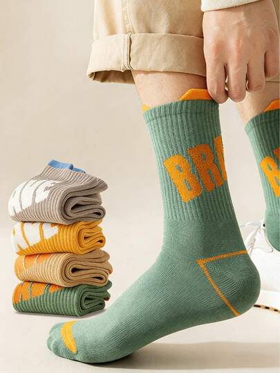 2026 Nuevos calcetines de media pantorrilla decorados con letras para hombres, calcetines deportivos transpirables, cómodos y absorbentes del sudor, para primavera/verano