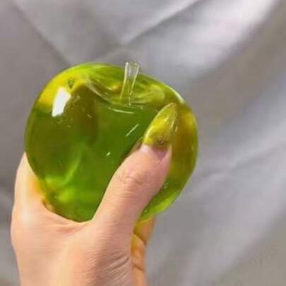 可塑形挤压减压绿茶苹果香型慢回弹麦芽挤压玩具，发泄玩具，柔软毛绒玩具，返校用品，办公室、教室和家庭使用，冬季用品，感恩节，圣诞节，沙特国庆日，生日，节日，新年，情人节，送给男朋友/女朋友的礼物，成人适用