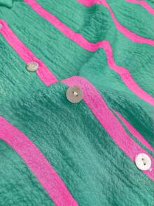 女士条纹宽松男友风衬衫，前短后长纽扣休闲衬衫，适合春、夏、秋季穿着。 - 綠粉 - 查看 5