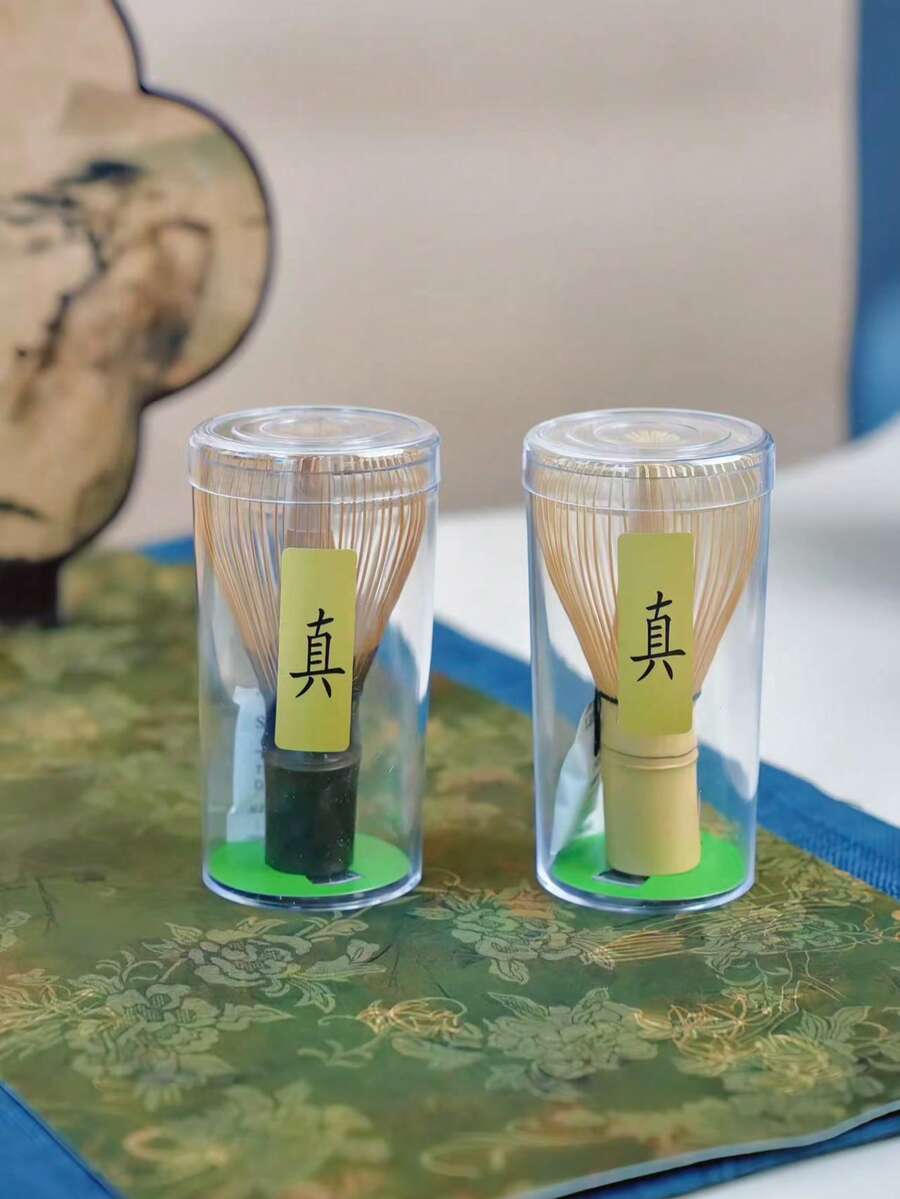 Dụng cụ đánh trà/chổi pha trà matcha cao cấp, sang trọng, làm từ tre thật, kiểu Nhật Bản, màu trắng.