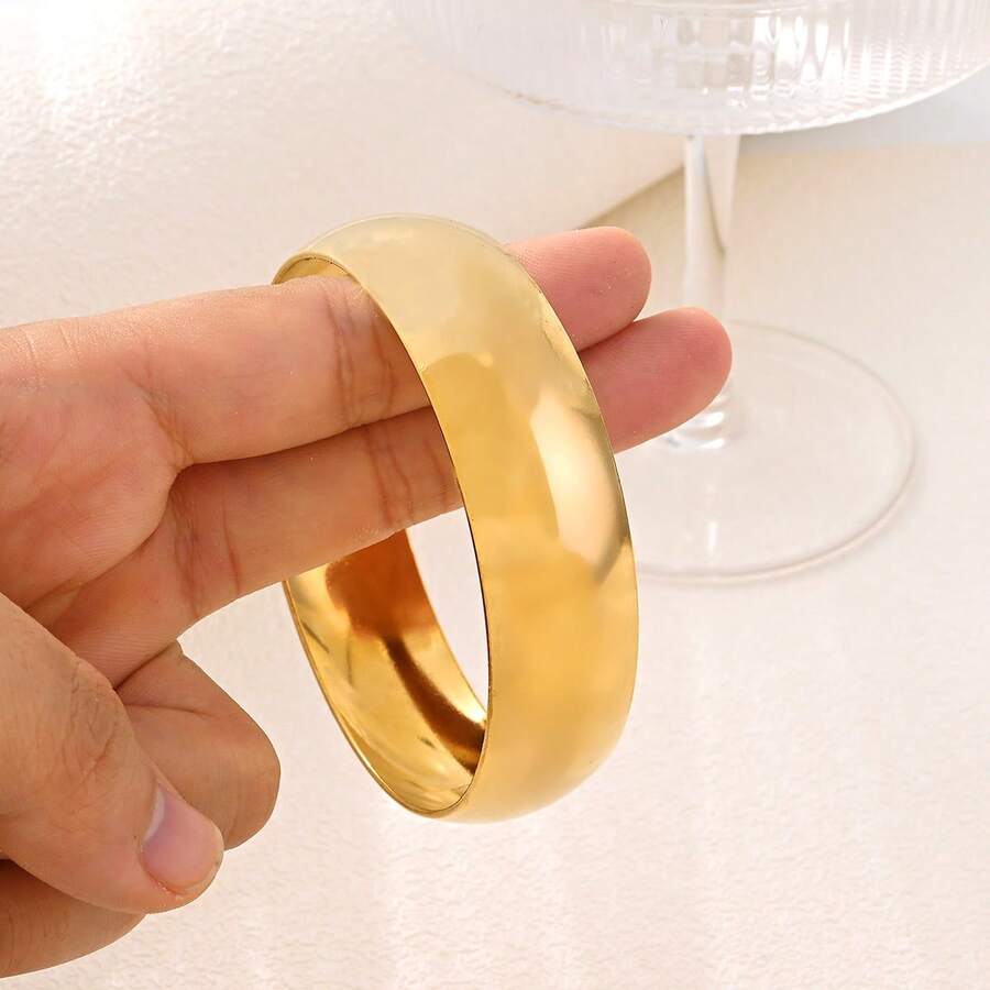 Vòng tay bản rộng 70mm màu vàng sang trọng dành cho nữ - Thiết kế thanh lịch và đơn giản, hoàn hảo cho trang phục hàng ngày hoặc dự tiệc. - Vàng - Xem 1