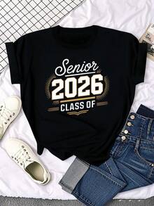 Camiseta de graduación para mujer, promoción de 2026 - Atuendo de último año con estampado del número de graduación 2026 - Ajuste 100% casual para baile de graduación, traje de gala y bailes - Regalo de graduación lavable a máquina - [Negro] - Ver 1