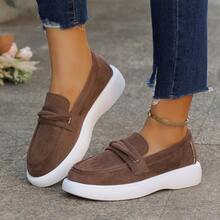 2026春夏新款时尚优雅圆头绒面革女士一脚蹬乐福鞋，休闲百搭舒适平底驾车鞋，复古软底防滑妈妈鞋 - 棕色 - 查看 12