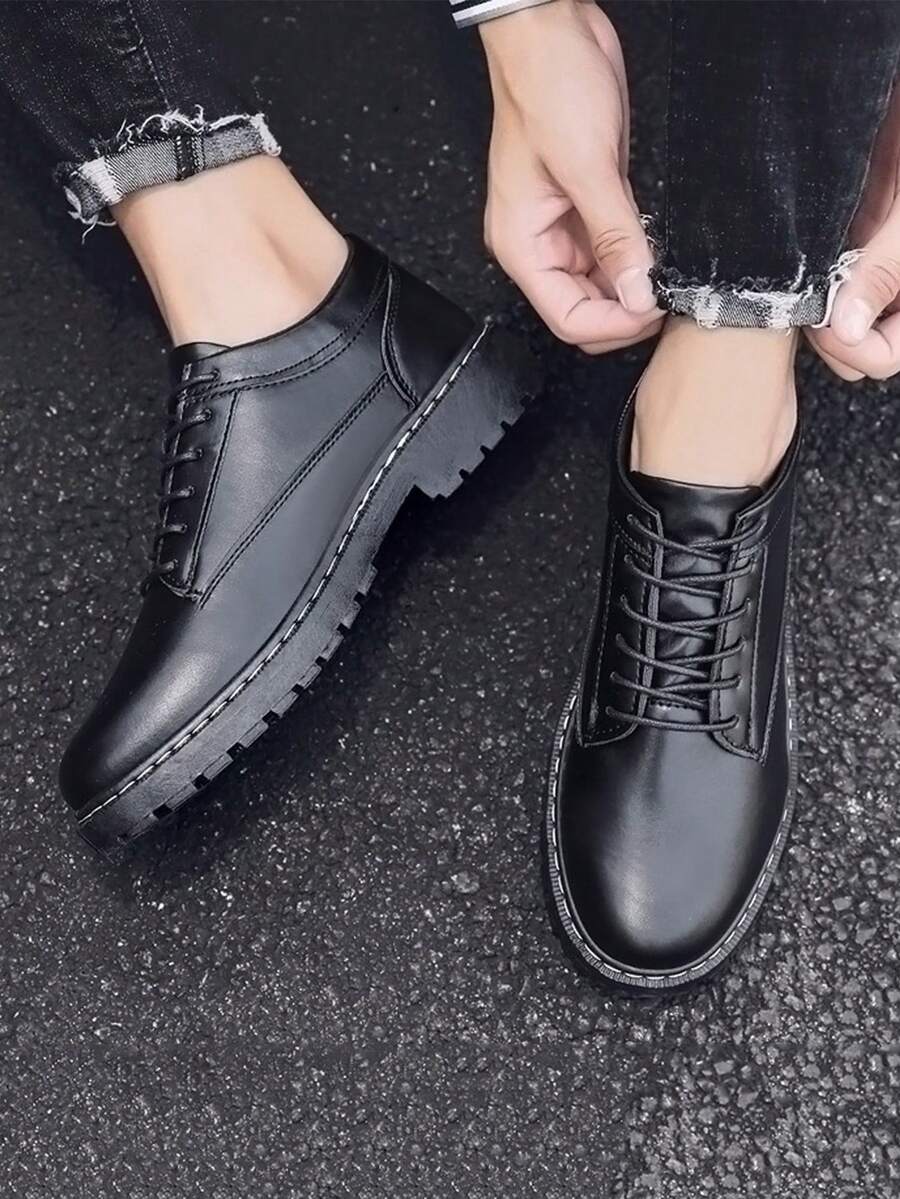 Scarpe formali da uomo, nuovi arrivi, scarpe eleganti nere in pelle con lacci e slip-on, versatili per tutte le stagioni, stile britannico retrò casual e formale, scarpe in pelle con suola spessa e comoda per giovani uomini (taglia piccola di 1 numero) - nero - Visualizzare 1