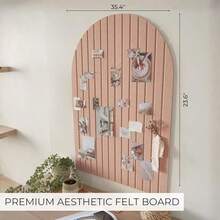 Tablero de anuncios grande de fieltro arqueado, elegante tamaño perfecto de 35 x 24 pulgadas, alternativa para decoración de oficina y pared, 6 azulejos adhesivos personalizables con pines son - Rosa - Ver 2