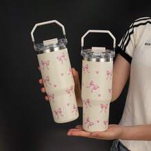 1个900毫升/33.44盎司心形蝴蝶结真空保温水瓶，大容量，带提手和吸管，双饮盖，适合旅行、户外、健身、学习、节日礼物 - 大米色蝴蝶結 - 查看 17