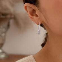 纯银防过敏女士耳环，镶嵌立方氧化锆，环扣式耳环，时尚精致，生日礼物 - 銀色 - 查看 2