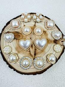 16 món đồ trang trí bằng nhựa đính ngọc trai và đá pha lê kiểu Baroque, thích hợp cho giày thường ngày, guốc gỗ và dép xăng đan, bền và thiết kế đáng yêu, độc đáo, hoàn hảo làm quà tặng cho bé gái trong các bữa tiệc và quà tặng sáng tạo. - Nhiều màu - Xem 11