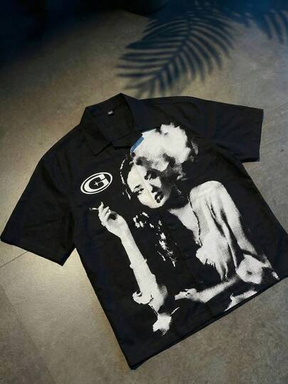 Fractyr Camisa casual de verano para hombre de moda callejera retro con estampado de retrato de medio tono, diseño de doble cara, corte holgado con cuello redondo y manga corta