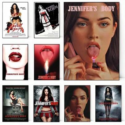 1/10张《詹妮弗的肉体》*电影海报（可单独购买或10张一套）是装饰卧室、客厅和走廊的理想之选。它集墙面艺术、装饰魅力和时尚空间提升于一体，是馈赠亲朋好友的绝佳礼物。这款海报采用独特的人物设计，可与客厅、卧室、办公室和咖啡馆等各种装饰风格完美融合；