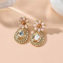 1 par de pendientes colgantes de cristal con flores elegantes, adecuados para uso diario, fiestas y bodas, hechos a mano con variaciones en forma, color y colocación del patrón floral - Champán - Ver 3