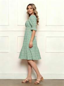 Women's Midi Dress With Floral Print, Square Neckline, Puff Sleeves, A-Line Silhouette, Ruffled Hem, Knee-Length. - 淡綠 - 查看 3