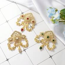 Classic Style Women's Hollow Carved Metal Plated Gold Brooch Pin, Scarf Clip, Suitable For All Seasons - Gold - View 7