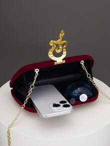 1件复古时尚酒红色丝绒手拿包，蛇形搭扣设计，欧美风格，高端简约方型手提包，迷人晚宴包，优雅精致，奢华水钻点缀，适合婚礼、庆典、正式场合、派对等，可作单肩包使用，配有高品质链条肩带 - 酒紅色 - 查看 4