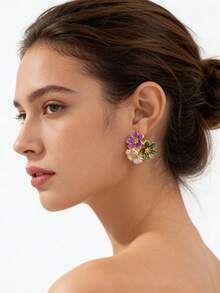 一对优雅珐琅花朵耳钉，适合女性在节日、生日、约会、派对、度假、购物和通勤时佩戴。 - 花朵 - 查看 6