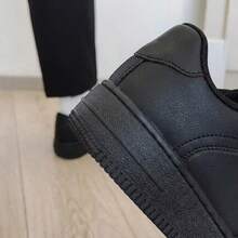 Zapatillas deportivas para hombre, tenis para hombre, tenis de hombre, confeccionadas en piel sintética de PU, con suela de goma y diseño con cordones, son unas zapatillas de estilo skater versátiles y casuales. La suela es antideslizante y resistente al desgaste, por lo que son ideales para practicar deportes al aire libre y para el uso diario. - Negro - Ver 8