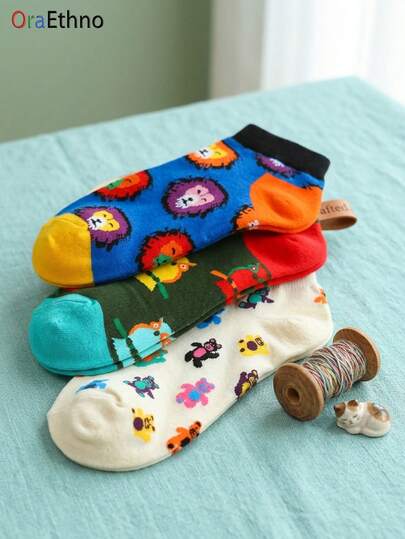 Vớ nam in hình động vật ngộ nghĩnh (với họa tiết sư tử, cú và gấu nhiều màu sắc), họa tiết hoạt hình in màu tương phản, thấm hút mồ hôi và khử mùi, mềm mại, thoải mái, mới lạ, thú vị và nhẹ. Món quà vui nhộn dành cho cha, con trai, ông, chồng, bạn trai, những người yêu thích động vật hoang dã và động vật dễ thương vào ngày sinh nhật, Ngày của Cha, các bữa tiệc thông thường và các sự kiện theo chủ đề. Món quà tuyệt vời nhất dành cho bố/ông/con trai, vợ, con gái và bạn gái, quà tặng chủ đề động vật vui nhộn, vớ dùng được cả bốn mùa.