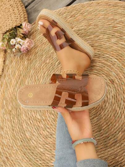 Dép đế xuồng nữ chống trượt, thoải mái, làm thủ công, kiểu espadrille, đan lát, chất liệu PVC trong suốt, quai chữ H, họa tiết hình học khoét rỗng, hở mũi, quai rộng, không gót, đế bằng, đế dày, kiểu dép lê, phong cách boho, đi làm hàng ngày, đi biển, mùa hè, màu nâu hổ phách, chất liệu PVC, đế cao su chống trượt, dép đi biển ngoài trời.