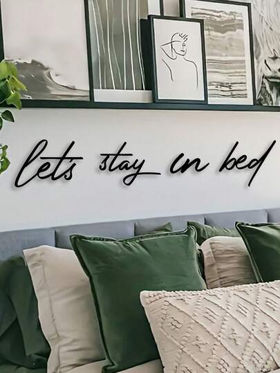 1. Tranh treo tường kim loại "Hãy ở lại trên giường" đầy phong cách - Một vật trang trí bằng sắt rèn độc đáo, hoàn hảo cho các cặp đôi và gia đình. Một món quà tân gia lý tưởng, vật trang trí nhà cửa hoặc trang trí phòng khách, phòng ngủ hoặc văn phòng.