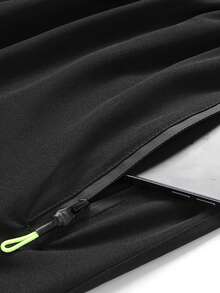 男士休闲简约风舒适短裤，字母印花口袋，抽绳设计，速干透气，适合夏季户外健身，弹性腰带拉链口袋，黑色。 - 黑色 - 查看 6