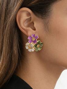 一对优雅珐琅花朵耳钉，适合女性在节日、生日、约会、派对、度假、购物和通勤时佩戴。 - 花朵 - 查看 4