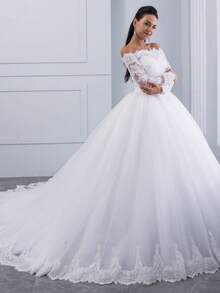 Ball Gown Wedding Dress For Women With Off Shoulder Strapless Neckline And Mid Length Sheer Lace Sleeves, Elegant Bridal Gown Featuring Full Layered Tulle Skirt With Voluminous Structure And Lace Covered Bodice, Multi Layer Soft Net Fabric Creating Dreamy Effect And Rich Volume, Flame Style Lace Trim Along Hem Adding Unique Detail, Dramatic Long Train Enhancing Presence, Perfect For Wedding Ceremony, Church Wedding, Christmas Celebration, Holiday Event, Formal Prom Night, Evening Gala, Birthday Party, Engagement Photoshoot, Princess Style Bridal Look With Soft Texture And Volume - 白色 - 查看 2