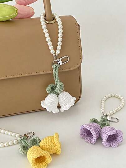 1pc Cute Handmade Crochet Lily Of The Valley Keychain With Pearl Beaded Chain, Crochet Lily Of The Valley Flower Keychain Pendant, Floral Bag Charm For Women, Aesthetic Flower Keyring For Purse, Backpack & Car Keys, Bag Accessory, Bag Decoration, Birthday Gift, Mother's Day Gift, Party Favor, Perfect Gift For Her