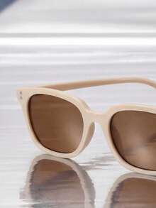 1 Pair Square Light Brown Versatile Sunglasses, Suitable For Summer Beach Vacation, Outdoor Travel. Also Suitable For Vacation, Beach, Travel, Driving, And Casual Daily Use - Beige - View 3