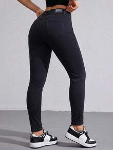 Pantalón Ajustado Negro de Talle Alto: Silueta Ceñida y Botonadura Frontal Decorativa, Denim Elástico para un Ajuste Cómodo. - Negro H2VA44 - Ver 6
