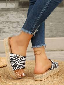 Dép lê đế xuồng hở mũi một quai in họa tiết da báo hologram dành cho nữ, dép đi biển mùa hè thoải mái. - Đen và trắng - Xem 7