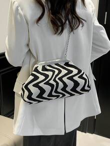 Túi xách cầm tay/đeo chéo/đeo trang điểm họa tiết da báo thời trang. - trắng - Xem 7