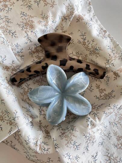 2pcs/Set Women's ABS Leopard Print Caramel Hair Claws And Blue Floral Wavy Hair Clips, Fashion Versatile Elegant Minimalist Solid Color Hair Accessories, Suitable For Daily, Casual, Party, Beach, Vacation, Hairstyling, Face/Hair Washing, Makeup, Outfit Accessories, Autumn/Winter/Spring/Summer
