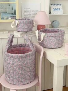 1 Giỏ đựng đồ in hoa, có lớp đệm, giỏ đựng quần áo, giỏ đựng đồ giặt, túi đựng đồ di động dung tích lớn, giỏ đựng đồ ăn nhẹ có tay cầm, thích hợp cho phụ nữ và bé gái, giỏ đựng mỹ phẩm, giỏ đựng đồ chơi, giỏ đựng đồ chăm sóc da, giỏ đựng đồ trang điểm đa năng, giỏ đựng đồ dùng nhà cửa, trang trí phòng khách, phòng ngủ, trang trí phòng tắm. - Nhiều màu - Xem 1