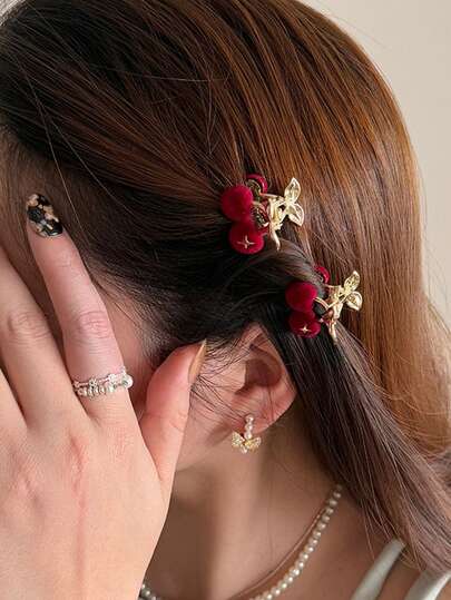 กิ๊บหนีบผมมินิกำมะหยี่สีแดงเบอร์กันดีรูปเชอร์รี่น่ารัก, เครื่องประดับผมรูปผลไม้หวานพร้อมการตกแต่งดาว, กิ๊บติดผมหน้าม้า/ผมด้านข้างที่ละเอียดอ่อน, กิ๊บหนีบผมกำมะหยี่แบบลำลองสำหรับวันหยุดพักผ่อนที่ชายหาด, ฤดูร้อน, วันหยุด, การเดินทาง