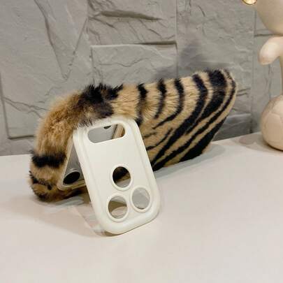 Funda de teléfono de peluche 3D con diseño de cebra silvestre, compatible con Apple 11 12 13 14 15 16 17 Air Pro Max, Galaxy S23 S24 S25 S26 Plus Ultra, A14 A15 A16 A17 A05S A35 A26 A36 A56 A54 A55 A56 4G/5G, cubierta protectora suave de TPU a prueba de golpes