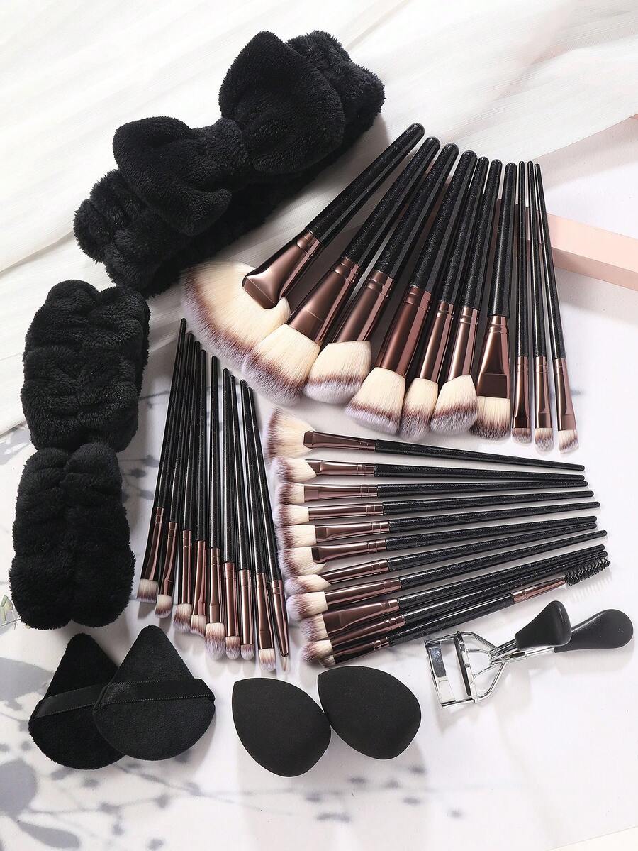38PCS Makeup Tools Set Including:30PCS Makeup Brush Set+2PCS Makeup Sponges+2PCS Triangle Powder Puffs+1pc Eyelash Curler+2PCS Hand Bowl Strap+1pc Hairband - Multicolor - View 1
