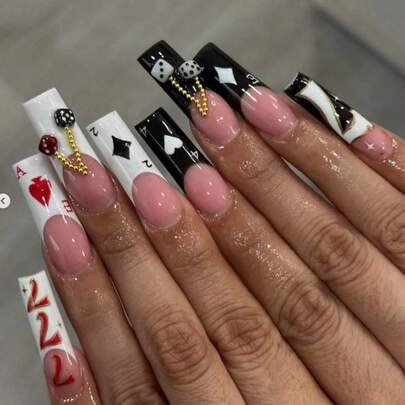 24片Y2K风格3D骰子和心形仿美甲贴片，饰有金属珠，包含1片果冻胶和1把指甲锉，适用于美甲沙龙、女士美甲配饰、日常佩戴和节日派对装饰。