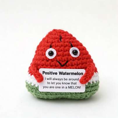 1个西瓜适合在考试季、工作压力大的时候或情绪低落的时候送给朋友、家人或自己，以表达鼓励。