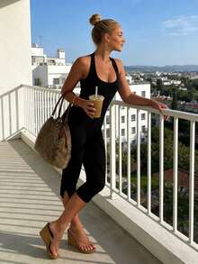 New Solid Black Halter Neck Capri Jumpsuit For Women - Sleeveless U-Neck Form Fitting Stretchy One Piece Activewear For Yoga Workout Casual Wear - màu đen - Xem 2