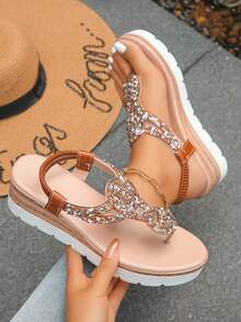 女士纯色踝带露趾坡跟木底休闲凉鞋，时尚度假风，日常穿着及海滩休闲皆宜，夏季新款水钻装饰舒适轻便坡跟凉鞋，棕色人字拖波西米亚风度假风夏季凉鞋，适合日常穿着及海滩休闲，棕色鞋履魅力性感女士坡跟凉鞋 - 銹棕色-香檳鑽 - 查看 4