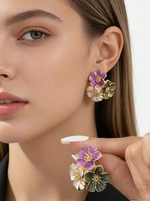 一对优雅珐琅花朵耳钉，适合女性在节日、生日、约会、派对、度假、购物和通勤时佩戴。 - 花朵 - 查看 11