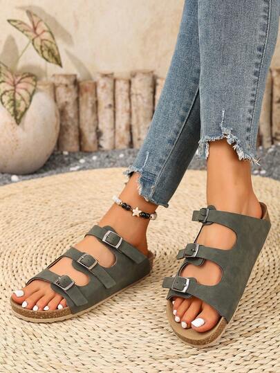 深绿色天鹅绒三带厚底拖鞋，复古露趾软底休闲鞋，法式时尚百搭，透气轻便，舒适百搭，适合海滩、居家、通勤、旅行等各种场合。