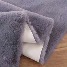 1pc Soft Fluffy Fur Mat Gray Area Rug, Comfortable For Bedroom, Living Room, Study, Office, Entryway, Room Decor As Floor Mat, Plush Bedroom Rugs, Washable & Non-Slip, Cute Rug - Indoor All-Season Home Decor, Ideal For Indoor Use, Luxurious Simple Living Room Rug, Round Bedroom Rugs, Bedside Rug, Faux Fur Rug, Bathroom Rug, Decorative Rug, Gray Faux Fur Rug, Door Mats, Bedroom Decor, House Decor, Autumn Decor Home, Room Decorations - Grey - View 3