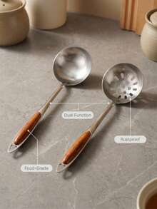 1 pieza Cuchara/Colador de sopa de acero inoxidable: Apariencia de una sola pieza formada, resistente a la oxidación, utilizada para servir sopa y filtrar residuos. Hecho de acero inoxidable, es adecuado para la distribución de sopa en la cena familiar y la filtración de gachas para el desayuno. Es un elemento esencial y práctico para la cocina. - Multicolor - Ver 10