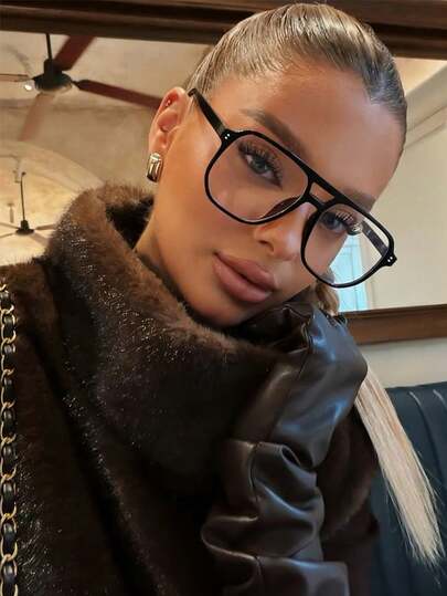 一副女士超大多边形镜框PC材质镜腿装饰时尚街头风眼镜，适合夏季海滩度假，是度假、海滩、旅行、返校的必备单品。